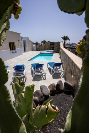 Villa Tenike